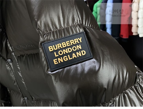 Burberry 버버리 패치 클래식 푸퍼 다운 패딩 자켓 의류 24번 이미지