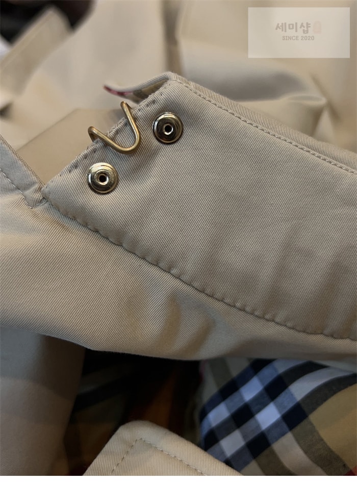 Burberry 버버리 해리티지 여성용 롱 뉴 켄징턴 베이지 의류 13번 이미지