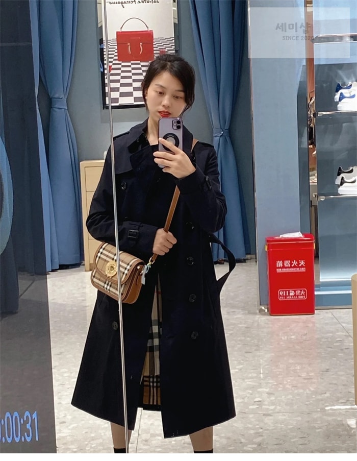 Burberry 버버리 해리티지 여성용 롱 뉴 켄징턴 블랙 의류 3번 이미지