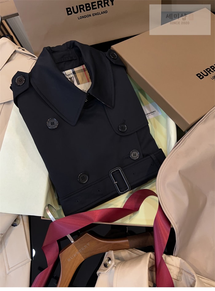 Burberry 버버리 해리티지 여성용 롱 뉴 켄징턴 블랙 의류 4번 이미지