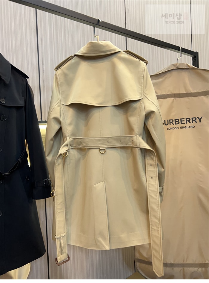 Burberry 버버리 해리티지 여성용 숏 뉴 켄징턴 트렌치코트 베이지 의류 6번 이미지