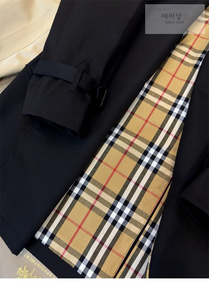 Burberry 버버리 해리티지 여성용 숏 뉴 켄징턴 트렌치코트 블랙 의류 23번 이미지