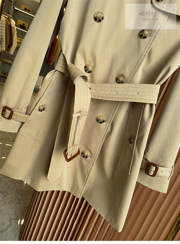 Burberry 버버리 해리티지 여성용 숏 켄징턴 트렌치코트 베이지 의류 6번 이미지
