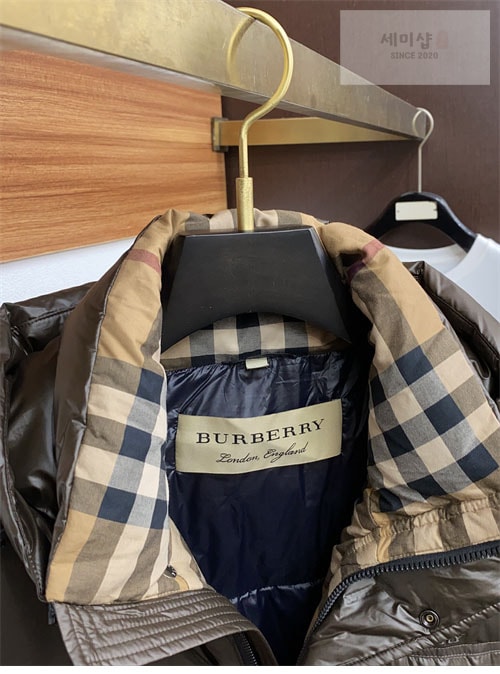 Burberry 버버리 24FW 로고 숏 패딩 의류 4번 이미지