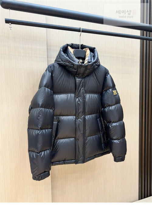 Burberry 버버리 24FW 로고 패치 숏 패딩 다운 자켓 의류 17번 이미지