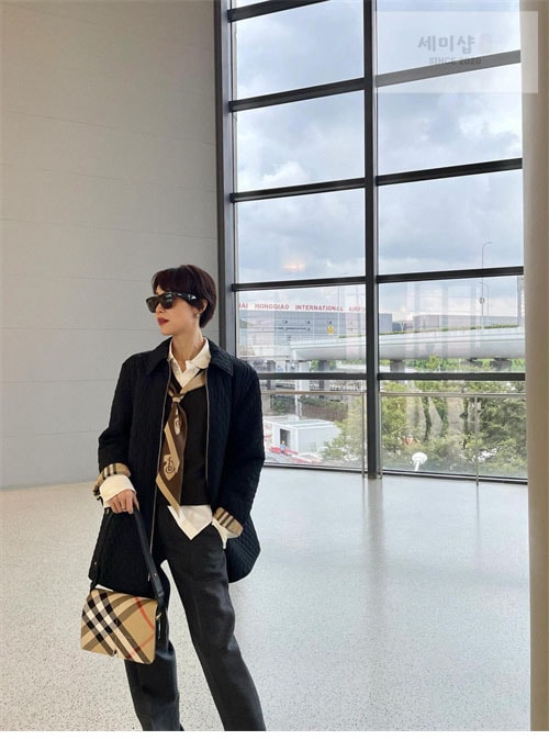 Burberry 버버리 24FW 체크 후드 퀼티드 나일론 자켓 의류 12번 이미지
