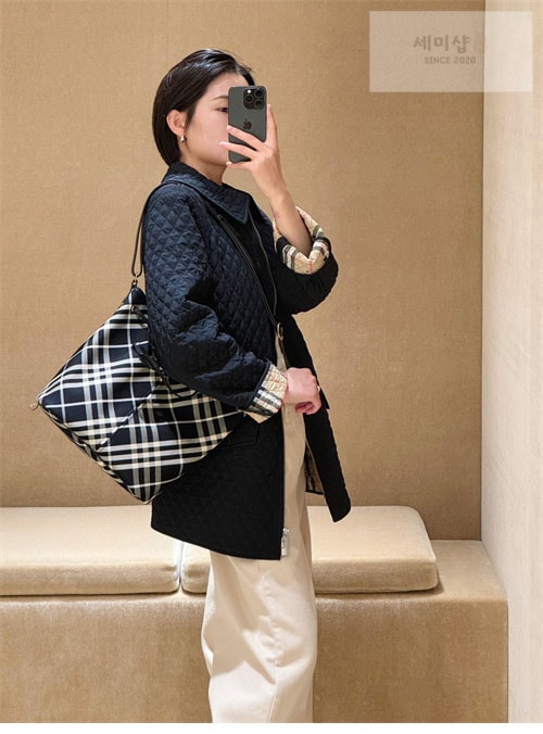 Burberry 버버리 24FW 체크 후드 퀼티드 나일론 자켓 의류 16번 이미지