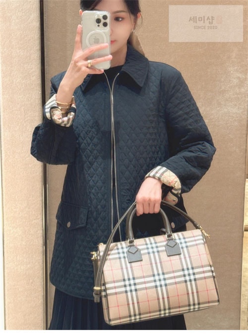 Burberry 버버리 24FW 체크 후드 퀼티드 나일론 자켓 의류 17번 이미지