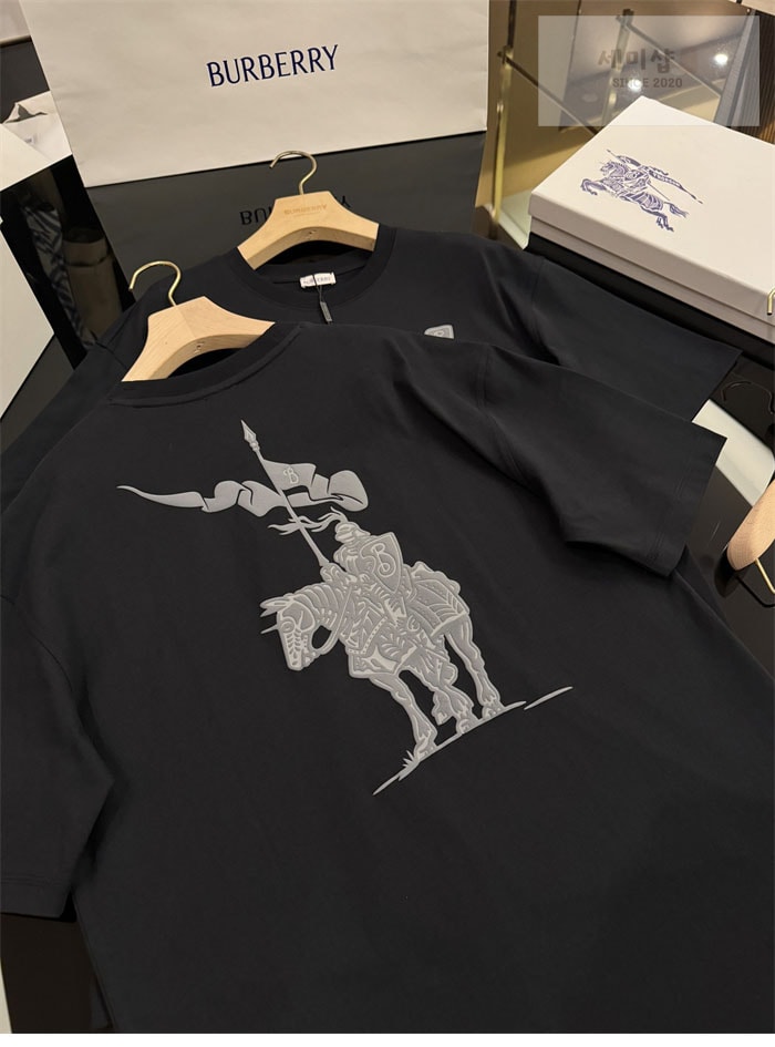 Burberry 버버리 B 쉴드 EKD 코튼 반팔 티셔츠 의류 13번 이미지