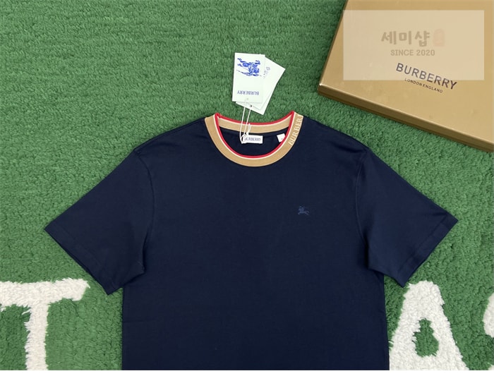 Burberry 버버리 EKD 자수 넥 포인트레터링 반팔 티셔츠 블루 의류 15번 이미지