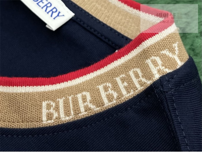 Burberry 버버리 EKD 자수 넥 포인트레터링 반팔 티셔츠 블루 의류 18번 이미지