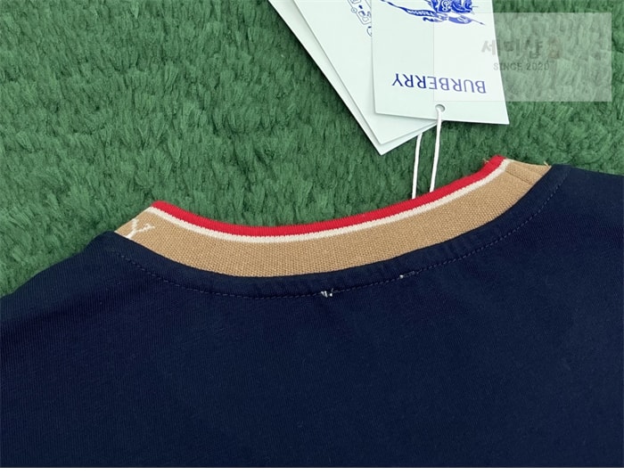 Burberry 버버리 EKD 자수 넥 포인트레터링 반팔 티셔츠 블루 의류 19번 이미지