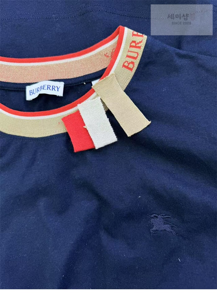 Burberry 버버리 EKD 자수 넥 포인트레터링 반팔 티셔츠 블루 의류 22번 이미지