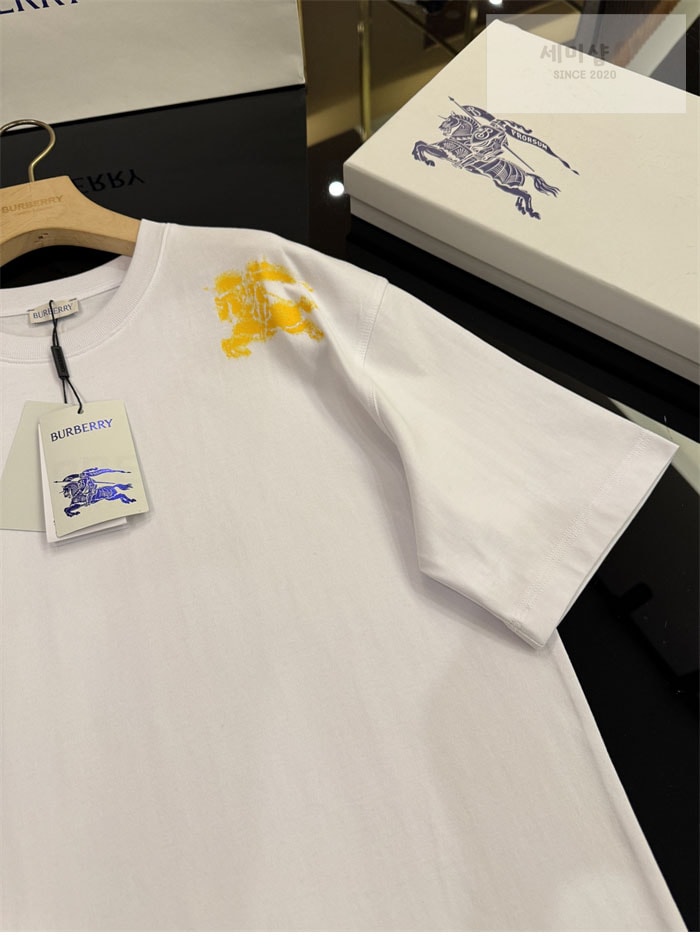 Burberry 버버리 EKD 코튼 반팔 티셔츠 화이트 의류 16번 이미지
