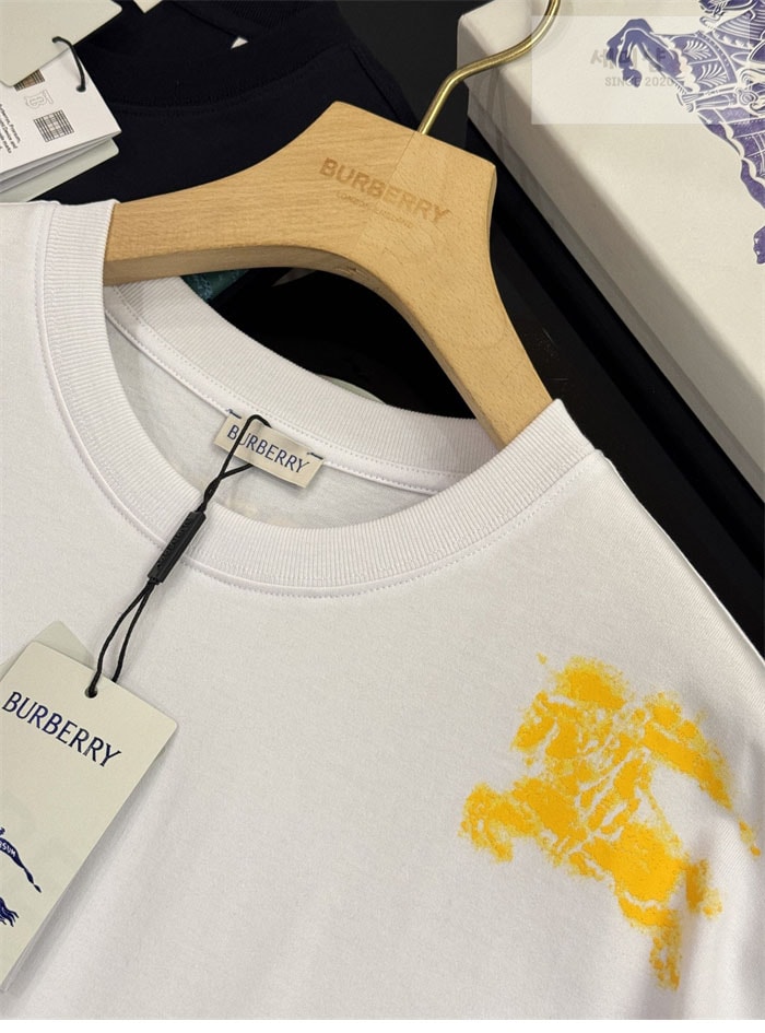 Burberry 버버리 EKD 코튼 반팔 티셔츠 화이트 의류 17번 이미지