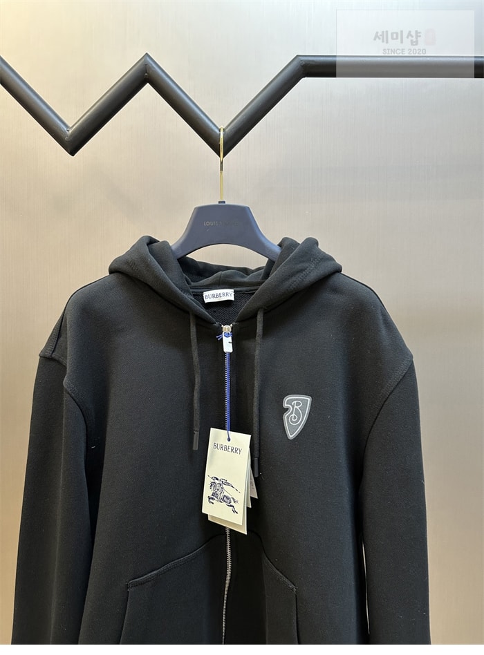 Burberry 버버리 EKD B 쉴드 모티프 후드 집업 의류 7번 이미지