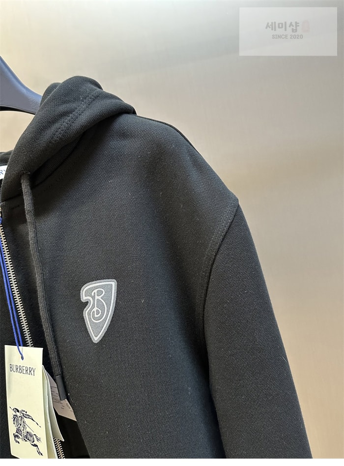 Burberry 버버리 EKD B 쉴드 모티프 후드 집업 의류 8번 이미지