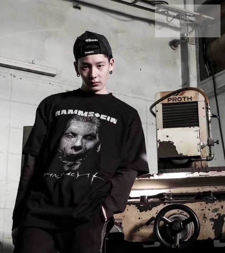 Vetements 베트멍 17FW 람슈타인 반팔 티셔츠 블랙 의류 2번 이미지