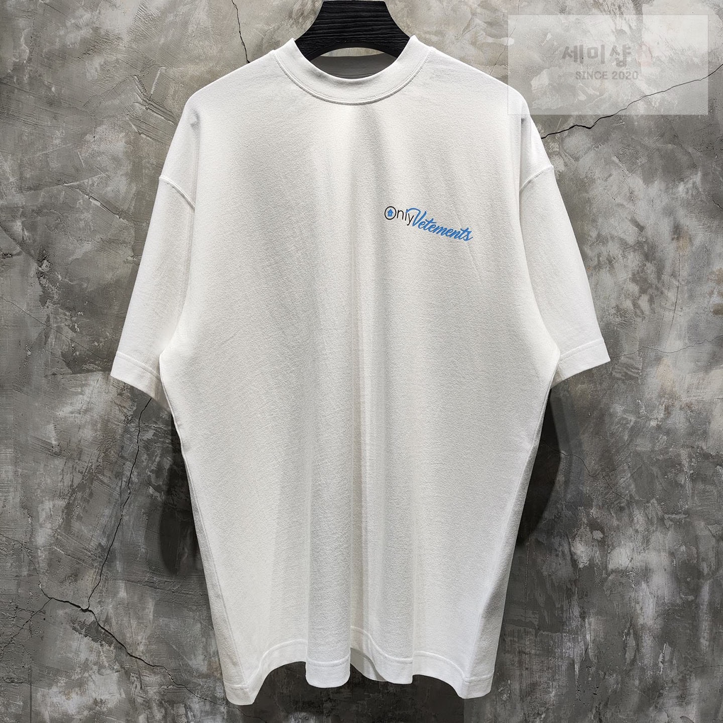 Vetements 베트멍 23SS 로고 반팔 티셔츠 화이트 의류 1번 이미지