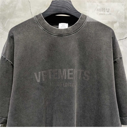 Vetements 베트멍 24FW 로고 반팔 티셔츠 의류 7번 이미지