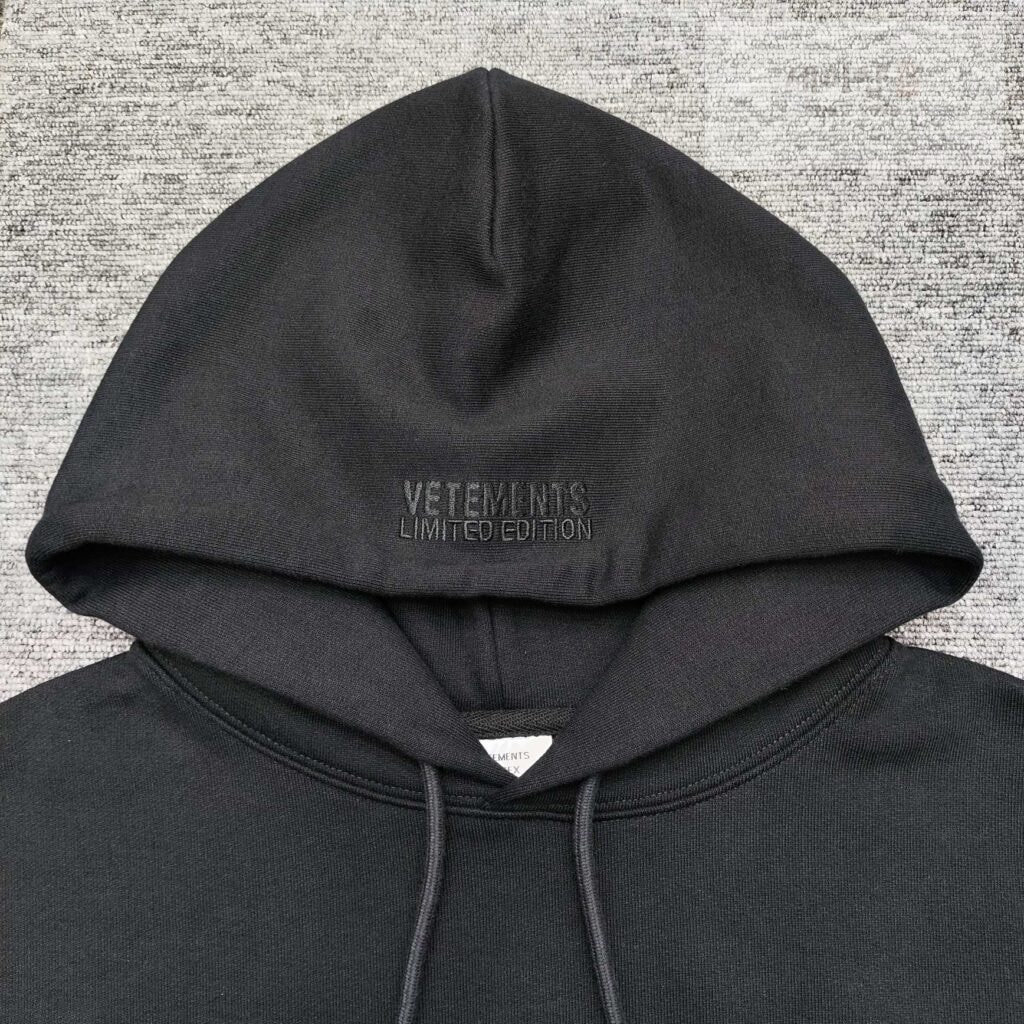 Vetements 베트멍 24SS 캠페인 로고 후드 티셔츠 블랙 의류 6번 이미지