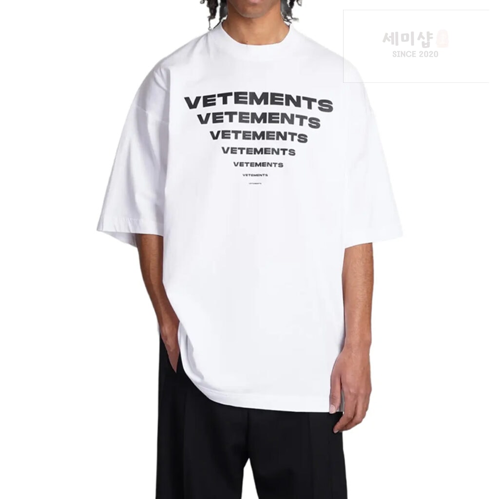 Vetements 베트멍 24SS PYRAMID 로고 반팔 티셔츠 화이트 의류 5번 이미지