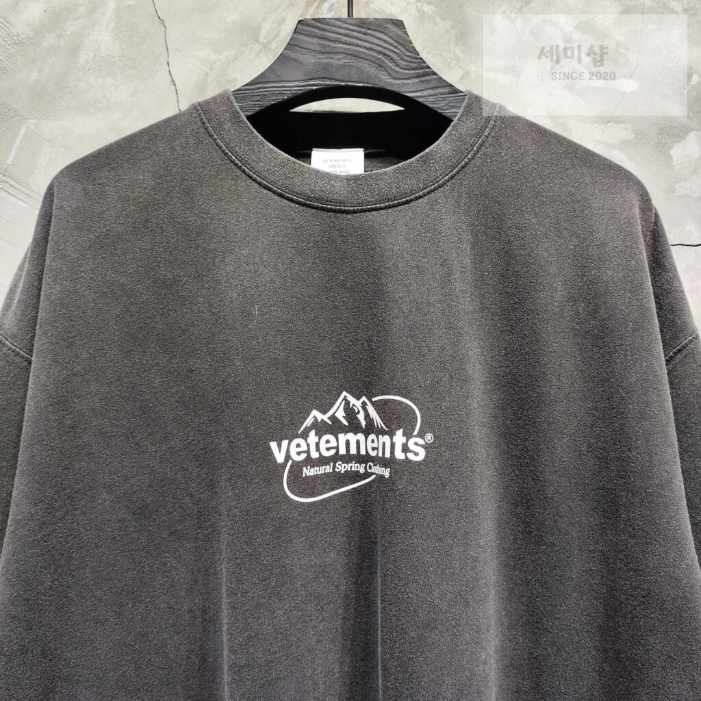Vetements 베트멍 24SS SPRING WATER 로고 반팔 티셔츠 블랙 의류 6번 이미지