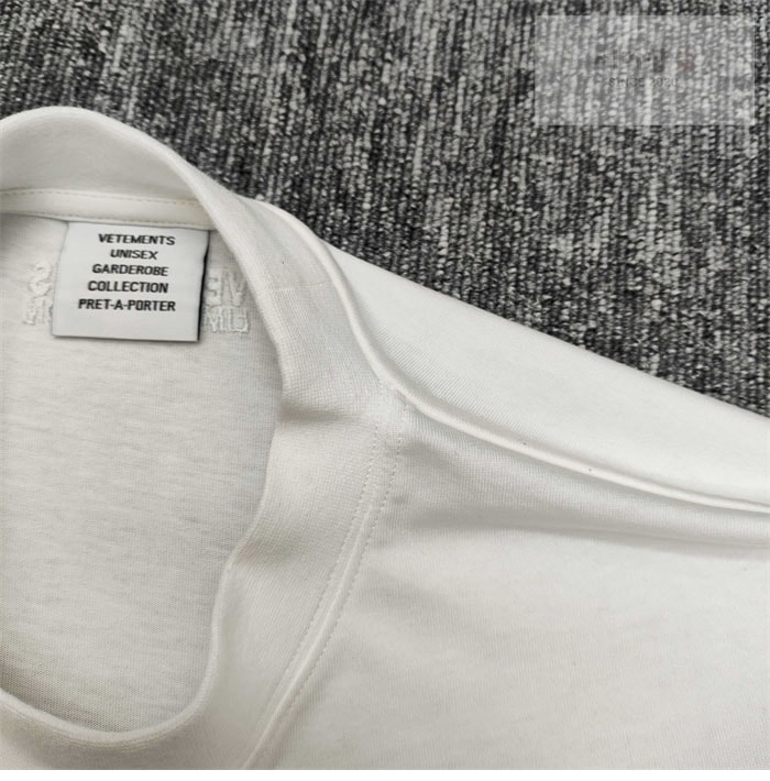 Vetements 베트멍 ‘I Love Logos’ 오버사이즈 반팔 티셔츠 의류 6번 이미지