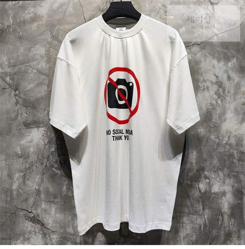 Vetements 베트멍 No Social Media 반팔 티셔츠 의류 3번 이미지