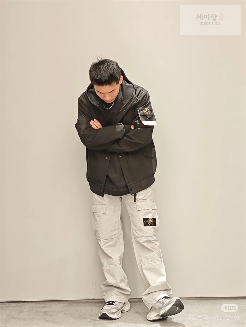 Stone Island 스톤아일랜드 라이트 소프트 쉘-R 후드 자켓 의류 2번 이미지