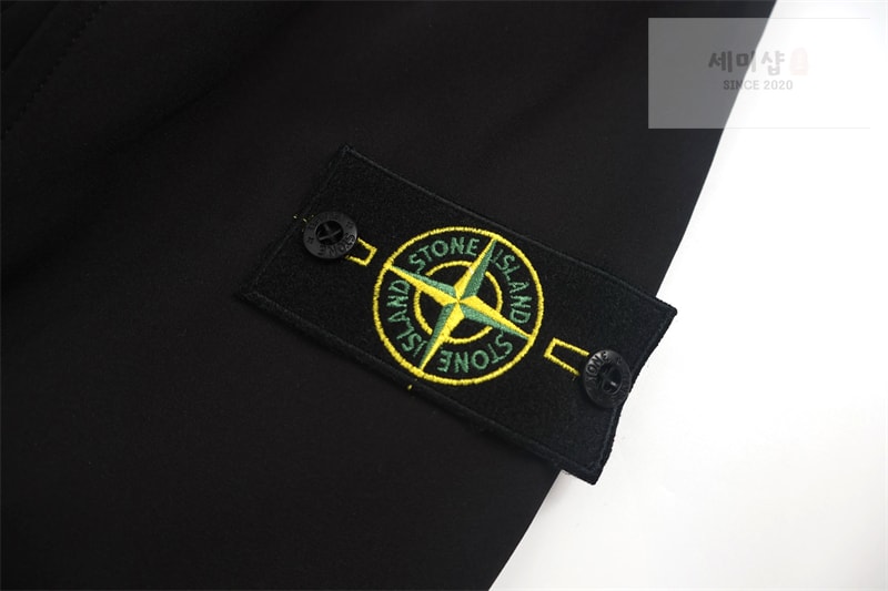 Stone Island 스톤아일랜드 라이트 소프트 쉘-R 후드 자켓 의류 10번 이미지