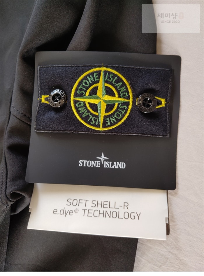 Stone Island 스톤아일랜드 소프트 쉘-R 자켓 Q0122 의류 19번 이미지