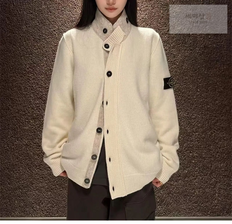 Stone Island 스톤아일랜드 와펜 하이넥 버튼 니트 스웨터 의류 2번 이미지