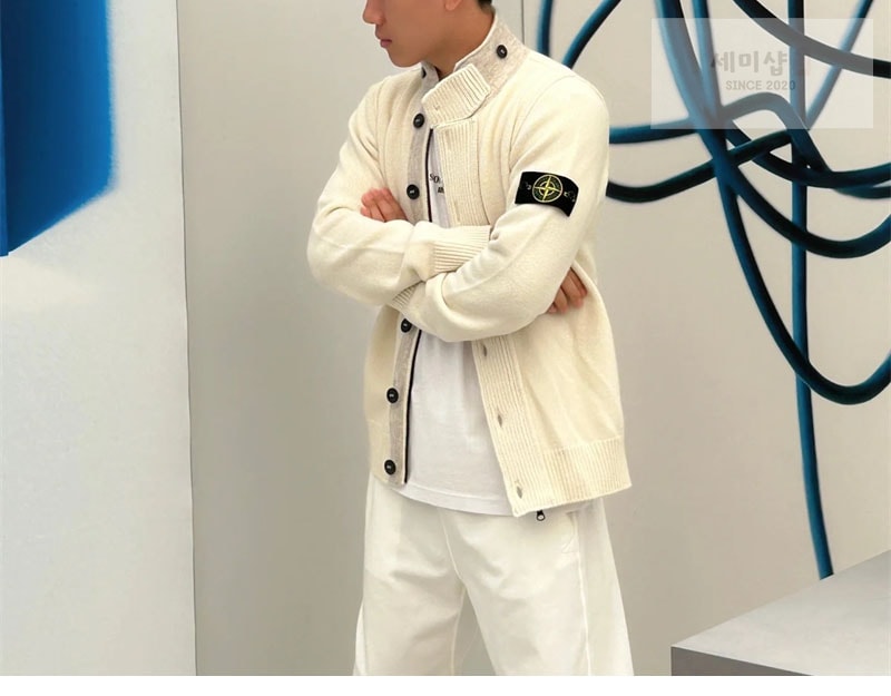 Stone Island 스톤아일랜드 와펜 하이넥 버튼 니트 스웨터 의류 3번 이미지