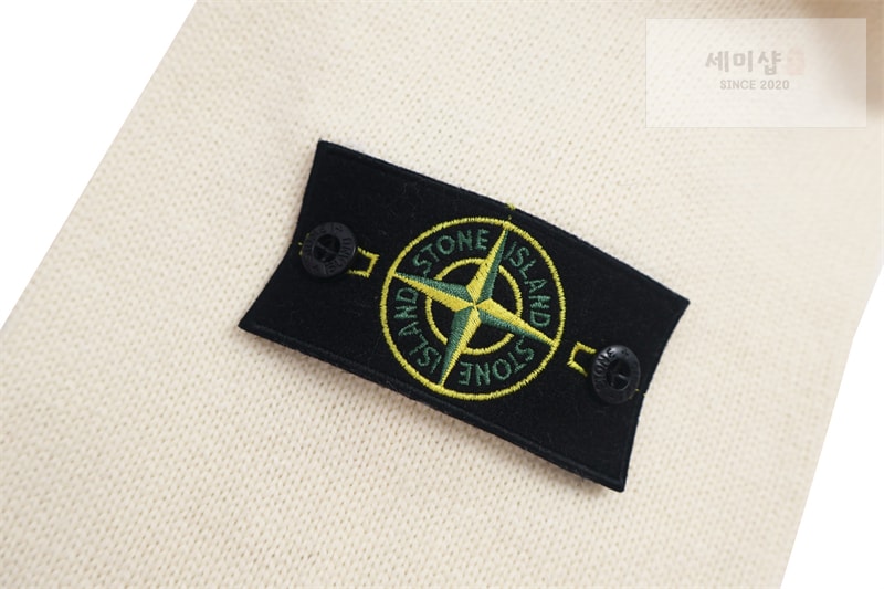 Stone Island 스톤아일랜드 와펜 하이넥 버튼 니트 스웨터 의류 9번 이미지