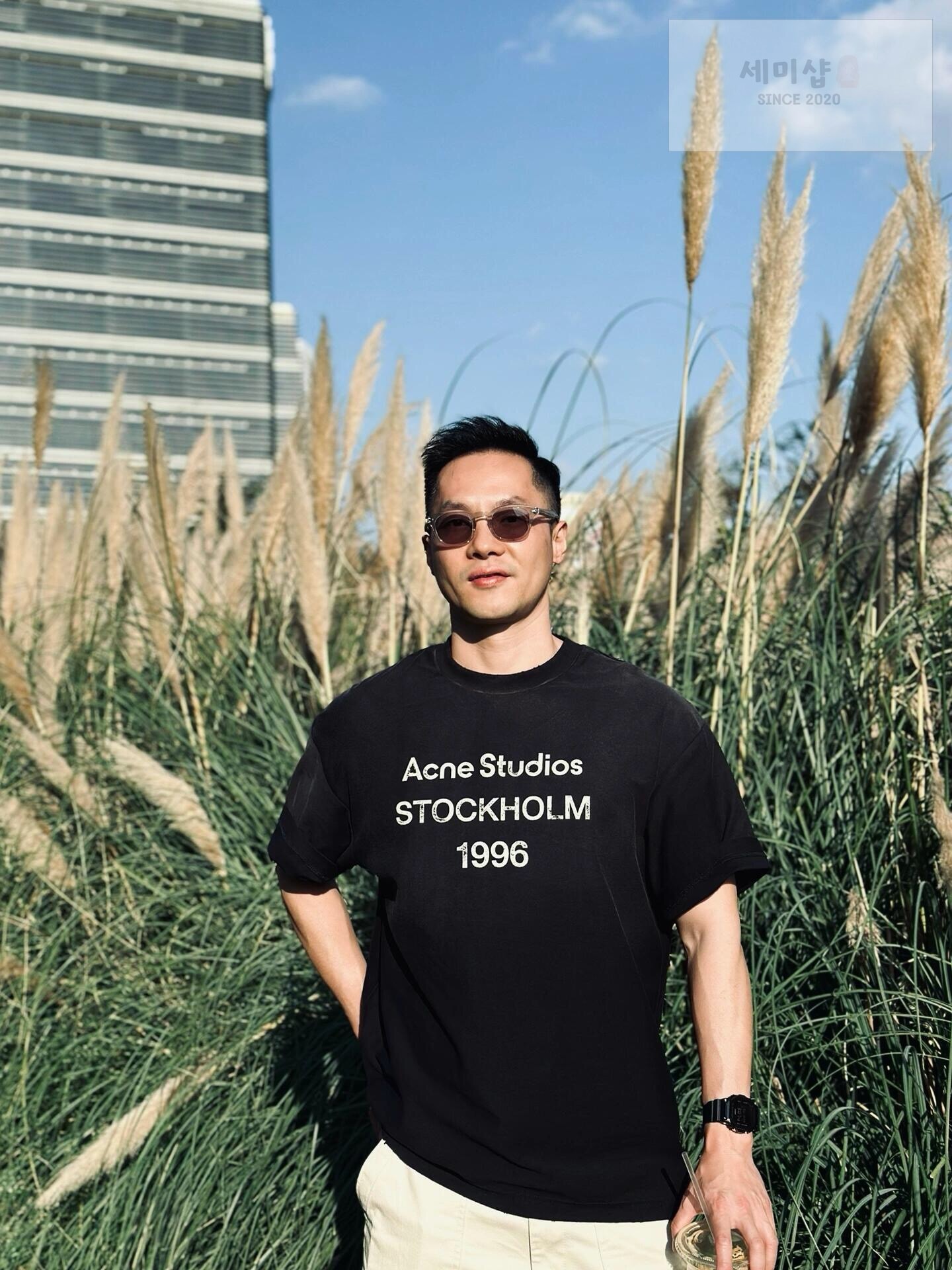 Acne Studios 아크네스튜디오 스톡홀름 그래픽 프린트 티셔츠 “2COLOR” 레플리카 2번 이미지 - 의류 | 세미샵 레플리카 사이트