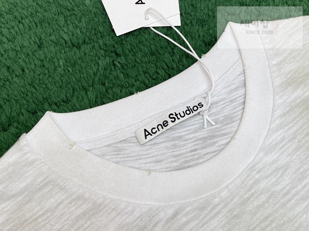 Acne Studios 아크네스튜디오 스톡홀름 그래픽 프린트 티셔츠 “2COLOR” 레플리카 14번 이미지 - 의류 | 세미샵 레플리카 사이트