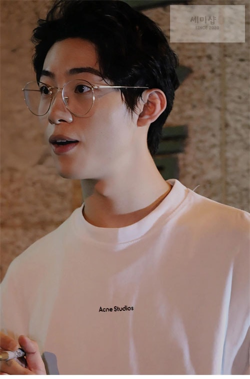 Acne Studios 아크네 로고 크루넥 스웨트셔츠 맨투맨 블랙/화이트 의류 12번 이미지
