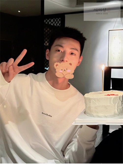 Acne Studios 아크네 로고 크루넥 스웨트셔츠 맨투맨 블랙/화이트 의류 23번 이미지