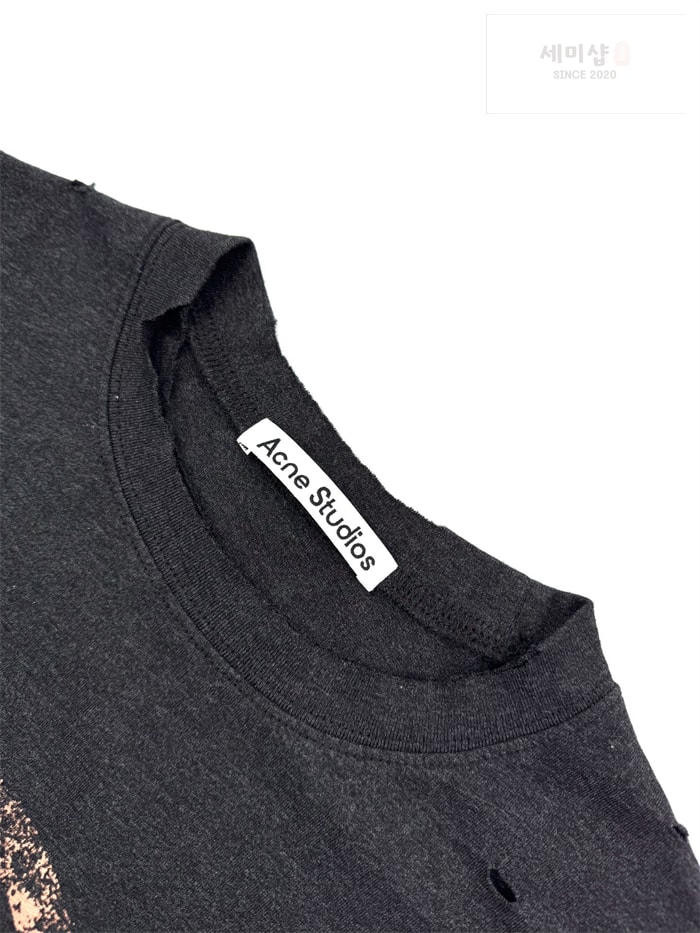 Acne Studios 아크네 버튼 로고 프린트 디스트레스 반팔 티셔츠 블랙 의류 14번 이미지