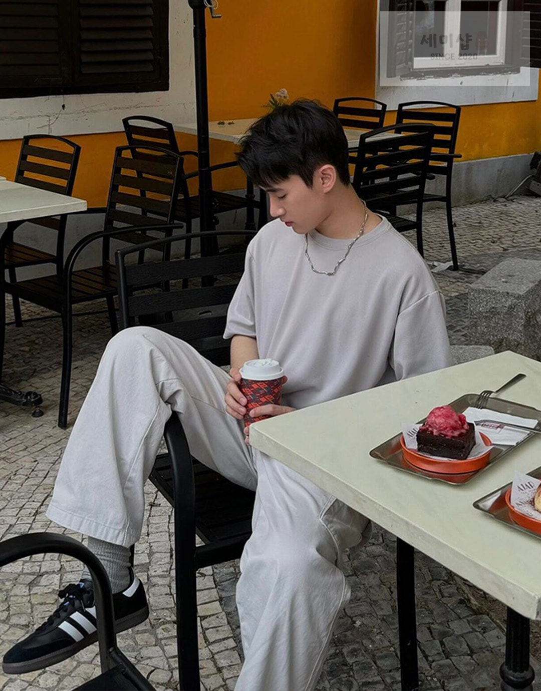 Acne Studios 아크네 스튜디오 백 고무패치 릴렉스 핏 크루넥 반팔 티셔츠 “2COLOR” NO.1 의류 4번 이미지