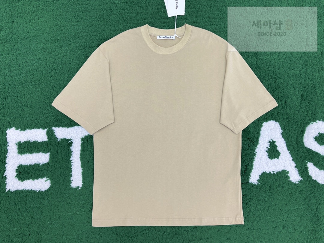 Acne Studios 아크네 스튜디오 백 고무패치 릴렉스 핏 크루넥 반팔 티셔츠 “2COLOR” NO.1 의류 18번 이미지