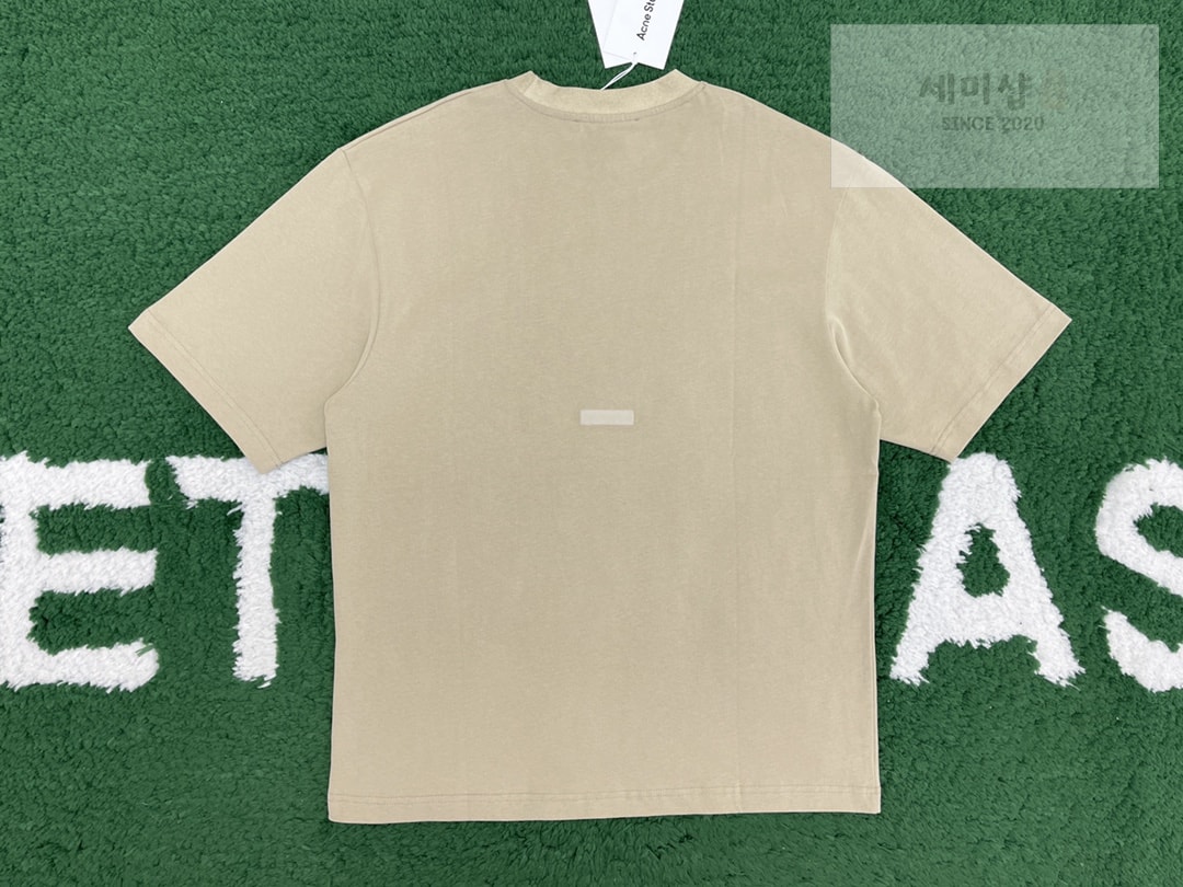 Acne Studios 아크네 스튜디오 백 고무패치 릴렉스 핏 크루넥 반팔 티셔츠 “2COLOR” NO.1 의류 10번 이미지