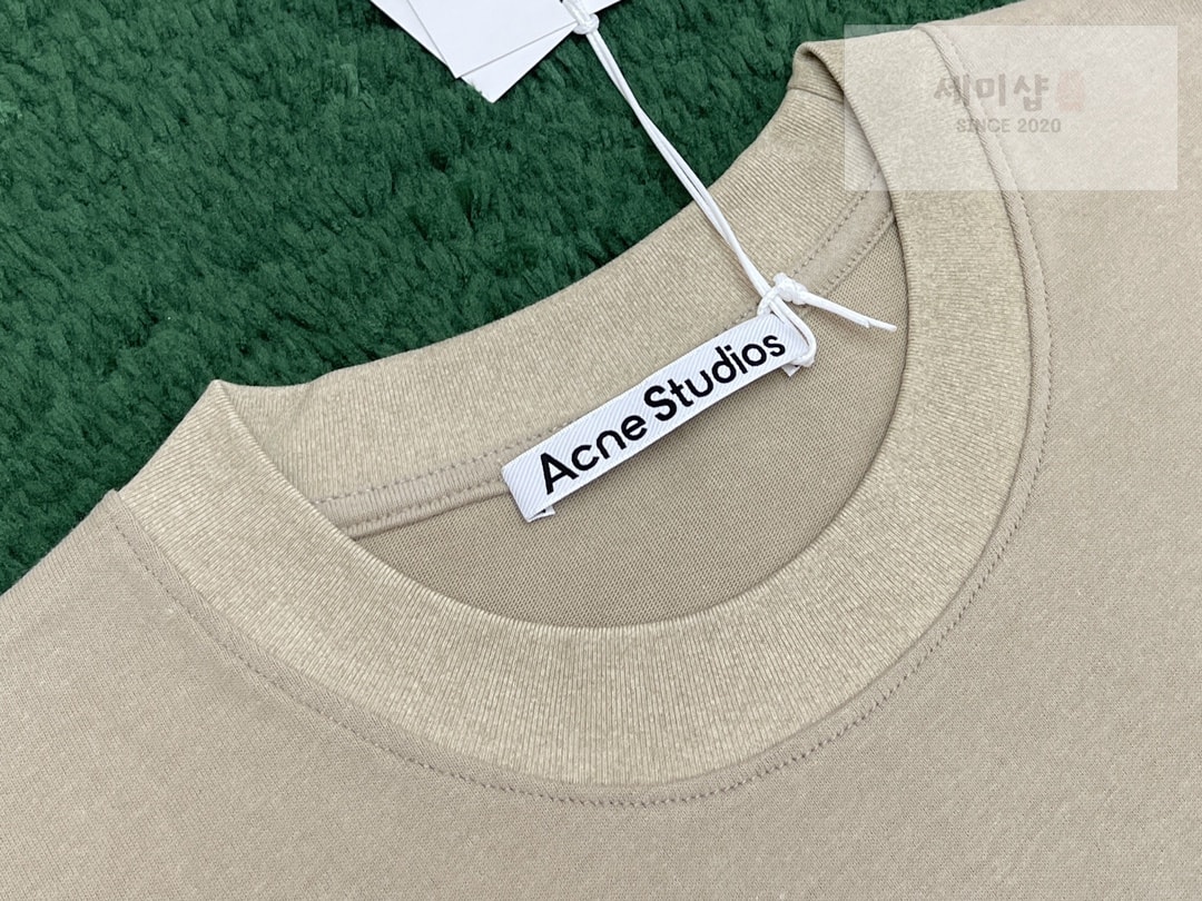 Acne Studios 아크네 스튜디오 백 고무패치 릴렉스 핏 크루넥 반팔 티셔츠 “2COLOR” NO.1 의류 11번 이미지