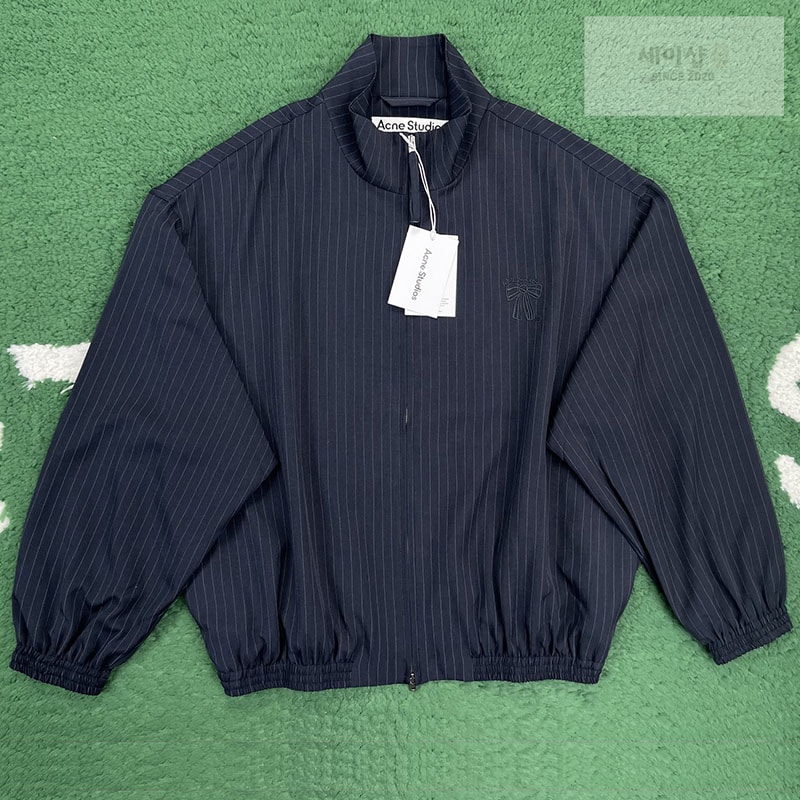 Acne Studios 아크네 핀 스트라이프 하이넥 시즌 보우 자수 릴랙스핏 자켓 레플리카 1번 이미지 - 의류 | 세미샵 레플리카 사이트