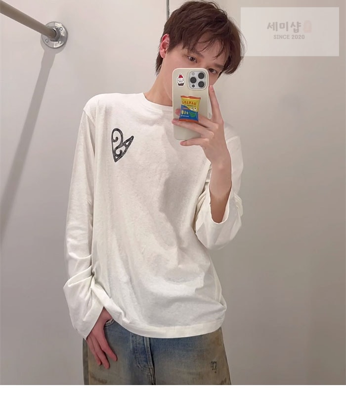 Acne Studios 아크네 하트 프린트 긴팔 티셔츠 의류 2번 이미지