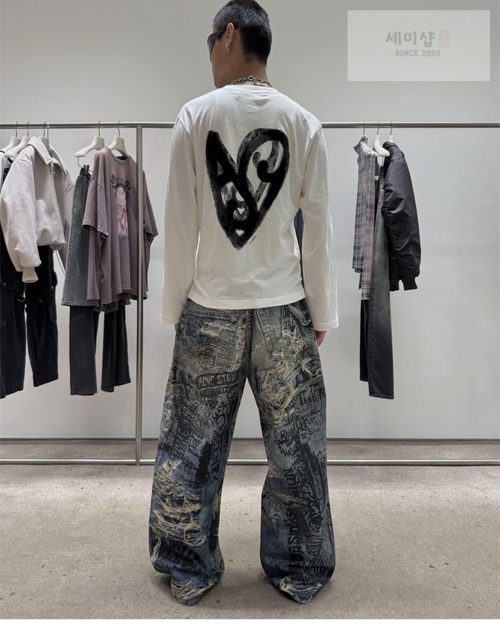 Acne Studios 아크네 하트 프린트 긴팔 티셔츠 의류 3번 이미지