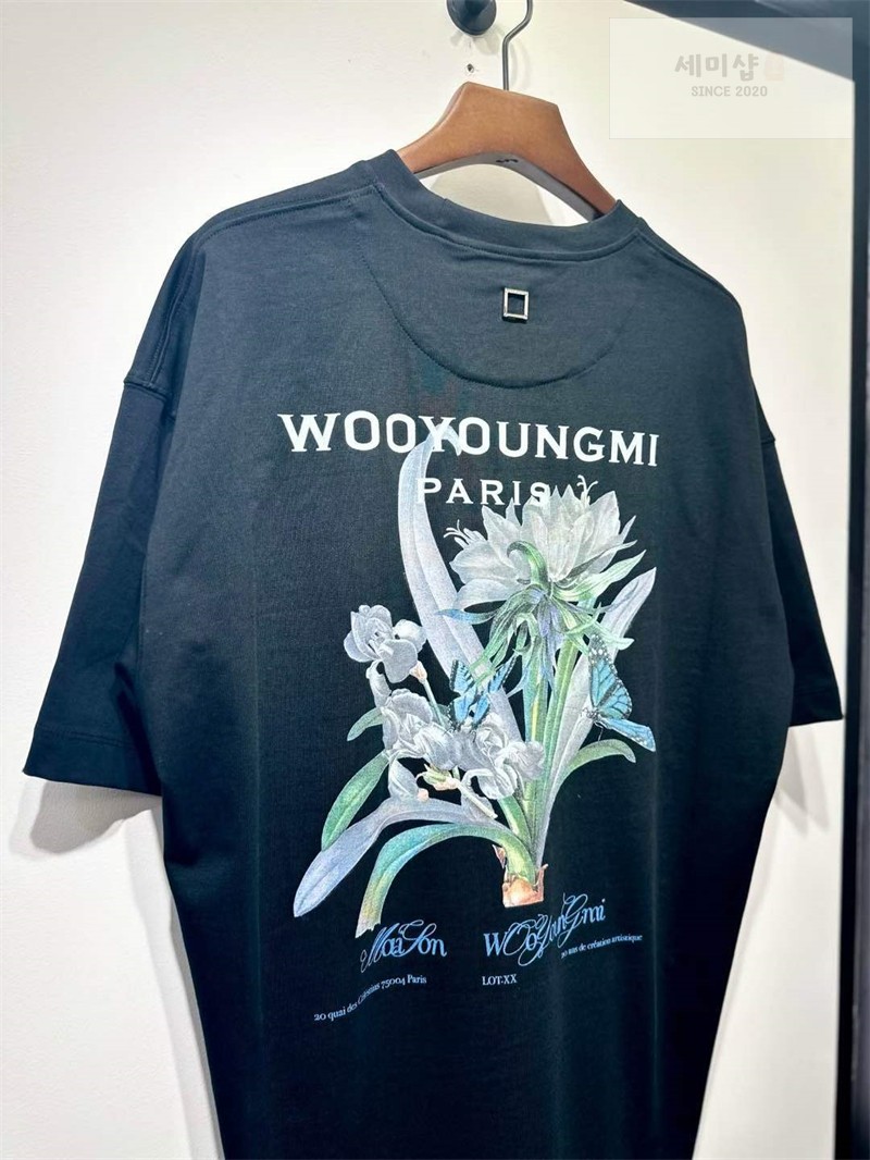 우영미 우영미 플라워 백로고 반팔 티셔츠 의류 8번 이미지