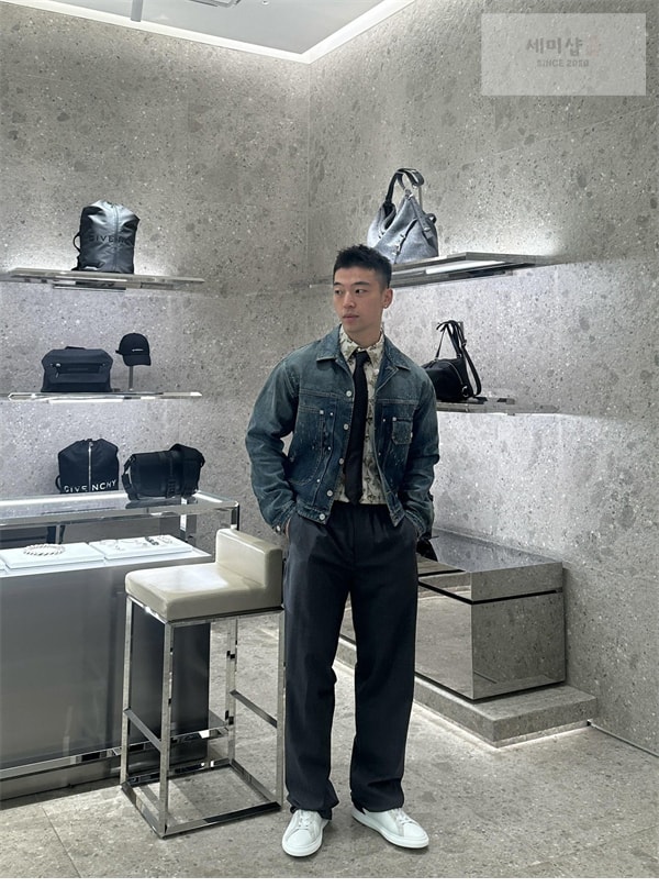Givenchy 지방시 페이디드 박시 플리츠 트럭커 자켓 의류 3번 이미지