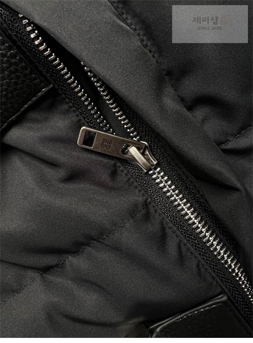Givenchy 지방시 4G버클 스트랩 패딩 다운 베스트 레플리카 8번 이미지 - 의류 | 세미샵 레플리카 사이트